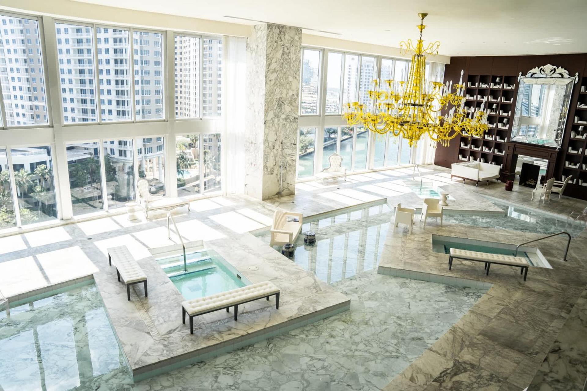Mvr Panoramic Views & King Comfort